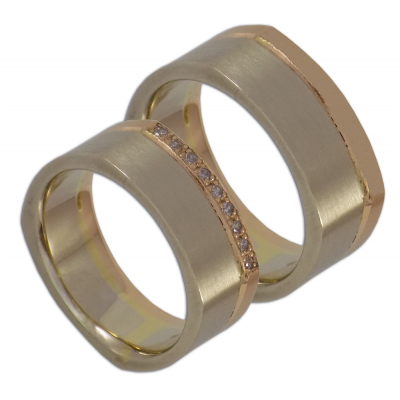 Többszínű arany karikagyűrű (szögletes kivitel)